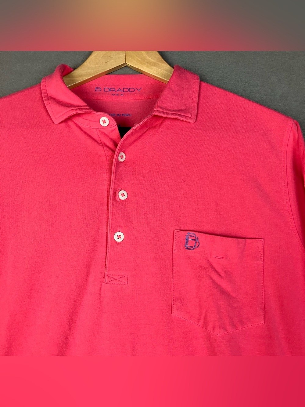 B. Draddy Men’s Size M Long Sleeve Golf Polo Shirt Pink Pocket Button Up. In goo